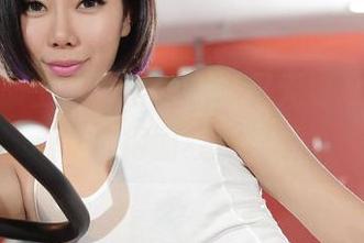 最新图册上架！爱丝的高叉无缝设计，我是冻得面红耳赤了