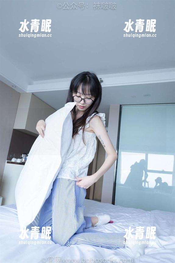 BoBoSocks袜啵啵-稚予 BoBoSocks袜啵啵 - 稚予的花絮定义的新时尚:过膝厚白丝美图,一起来“白”吧!