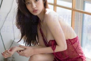 重追G.su(全智秀)的LEEHEEEXPRESS-LEBE套图，没理由不把所有资源占为己有！