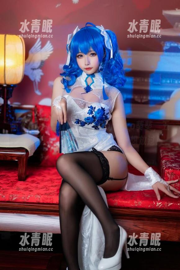 Momoko葵葵 当《KingExit》遇到Momoko葵葵,五月雨写真图集里的小细节,别想放过!