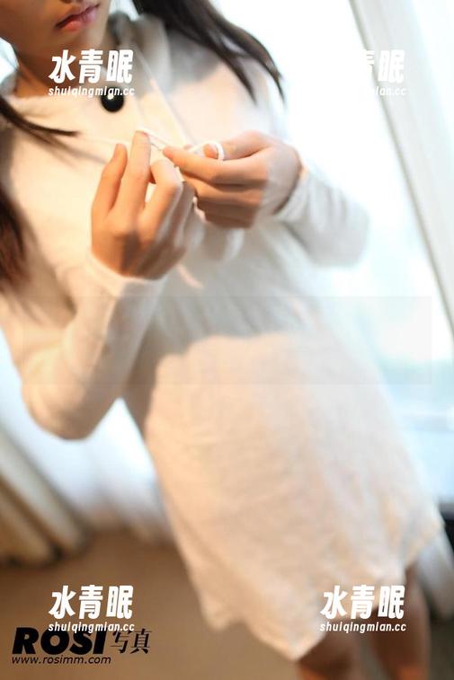 ROSI ROSI红裙写真,让我低头看看我衬衫下的‘裙子’
