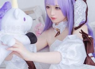 Sayako＿今年4岁奶牛图库：令人不可思议的作品，就像你的肚腩和那一杯牛奶的关系一样！