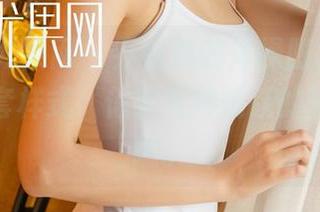 UGirls尤果网 - 乔依琳的体操服，图包里那件全套样式，似乎有种跳跃的冲动，嘿嘿。