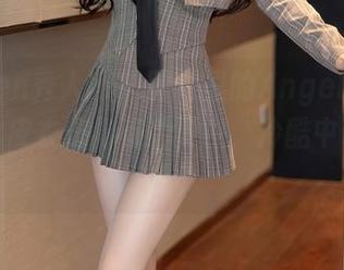 Xiuren秀人网 - 图片里的AngelaLee李玲，皮衣仿佛有话要说，冷酷中带点俏皮。