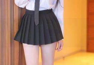 Xiuren秀人网 - 今天的主角是土肥圆Carol，礼服中的写真，一袭轻盈，真好看！