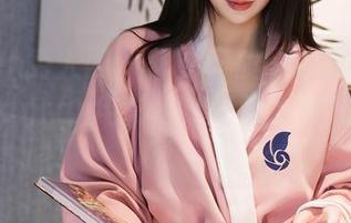 Xiuren秀人网 - 想要高质量的旗袍时刻？安然anran电影般的高清大片等你下载！