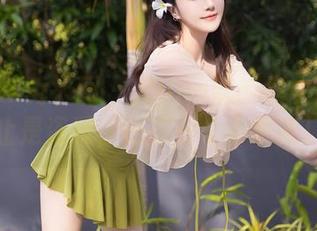 Xiuren秀人网 - 尤Una娜的内衣秀：不止是资源，还是一个小宇宙！