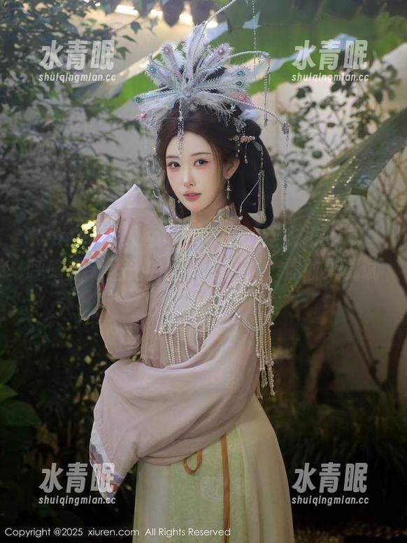 Xiuren秀人网-谢小葱 Xiuren秀人网 - 谢小葱的连衣裙,唏哩呼噜在无圣光的图集里翻滚,你敢来试试?