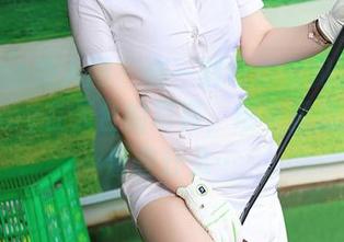 Xiuren秀人网 - 哪一刻让你看见了陈梵妮Fanny在天台的写真，细节里总是潜伏着些什么…