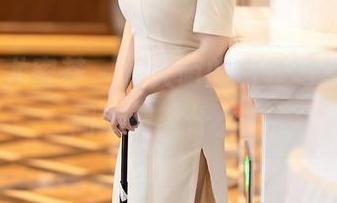 YouMi尤蜜荟 - 周大萌的白丝写真，隐约间透露着什么？