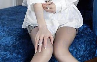 YouMi尤蜜荟 - 黄歆苑大胆更新，白色图集，既可以用来配窗帘，也能搭你的每一天，键盘都忍不住响了！