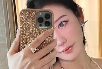 微密圈 - 不爱笑的赛琳的超级裤里丝合集：这些图片，保证让你的周末更加不平凡！