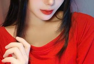 虽然有无圣光，但九言的柴郡写真还是依旧让人眼前一亮。
