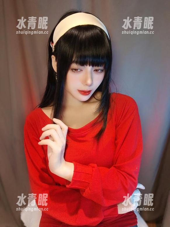 虽然有无圣光，但九言的柴郡写真还是依旧让人眼前一亮。