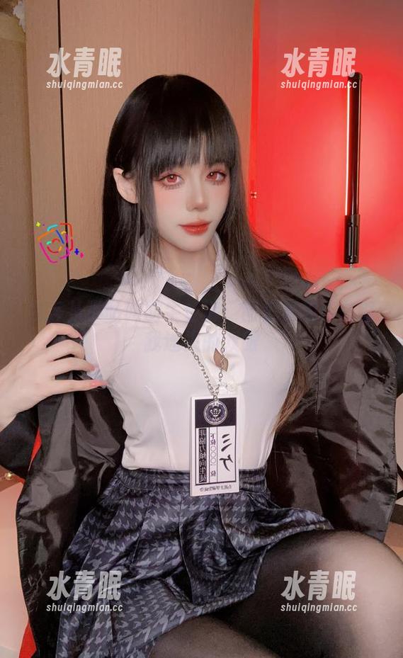 九言从不咕咕 九言从不咕咕的牛仔裤:图包里的请忽略我迷失的双眼