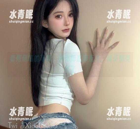 倦倦喵 看倦倦喵的写真,油亮到直接反光,镜子都受不了
