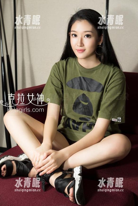 克拉女神-YOYO 克拉女神 - YOYO空姐的私房美图,云朵上的轻巧体态