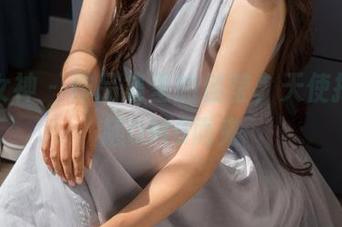 克拉女神 - 作品集里的佳莹，天使打卡，随OMG而来