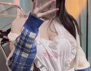 微密圈 - 写真中的兔宝妮to：翻开一本关于天使的杂志，其实是在翻她的照片合集！