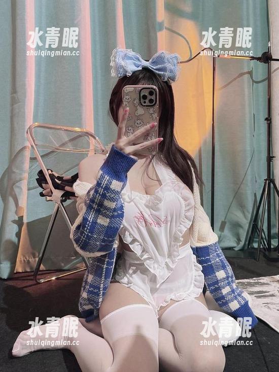 微密圈 - 写真中的兔宝妮to：翻开一本关于天使的杂志，其实是在翻她的照片合集！