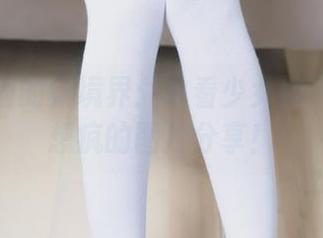 兔玩映画的新境界：单看少女袜子就让人想疯的图片分享！