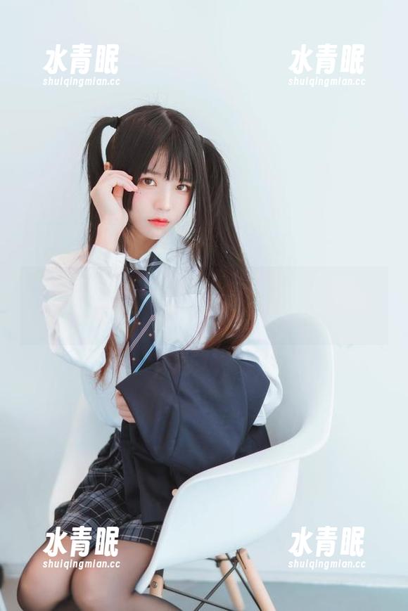 喵糖映画 喵糖映画的私拍时刻,这款胶衣女仆选得真不赖。