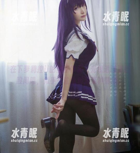 在下萝莉控ii 在下萝莉控ii的丝袜作品,光线透过那些股间隙,似乎在偷偷传递某种情绪。