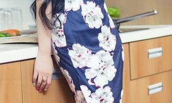 头条女神 - 乔安的高清写真，学姐范儿就算没课也能看得让人想到图书馆！