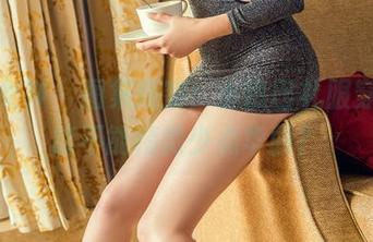 头条女神 - 图集观察：小热巴礼服穿搭，能不能稍微少点华丽？