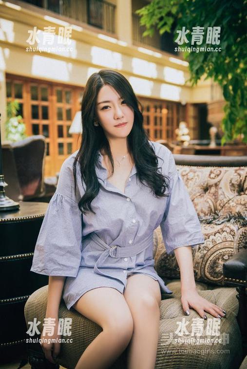 头条女神-张蓝欣 头条女神 - 让人眼前一亮的粉色——张蓝欣的高清图包,怎么会用肢体说那么多话?