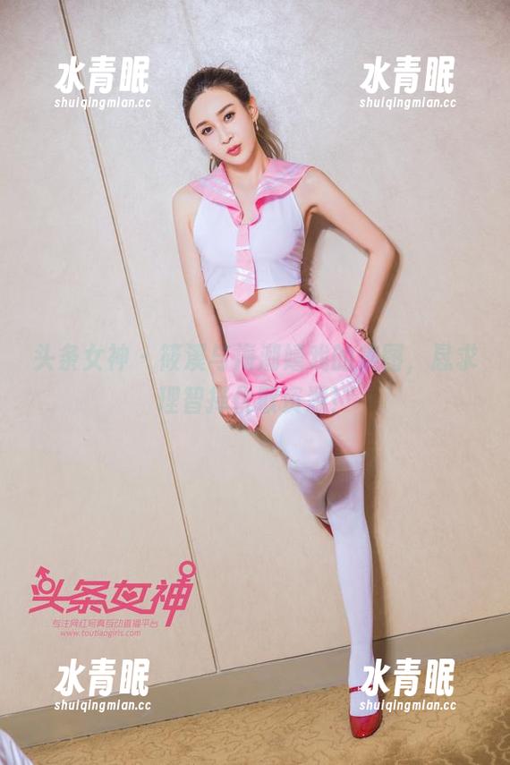 头条女神-筱溪 头条女神 - 筱溪与海潮嬉戏的美图,恳求理智择优取资源!