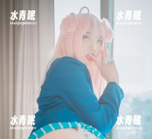 宋哈娜 翻翻图册,宋哈娜的白,轻得像空气,就连评论都不敢太多!
