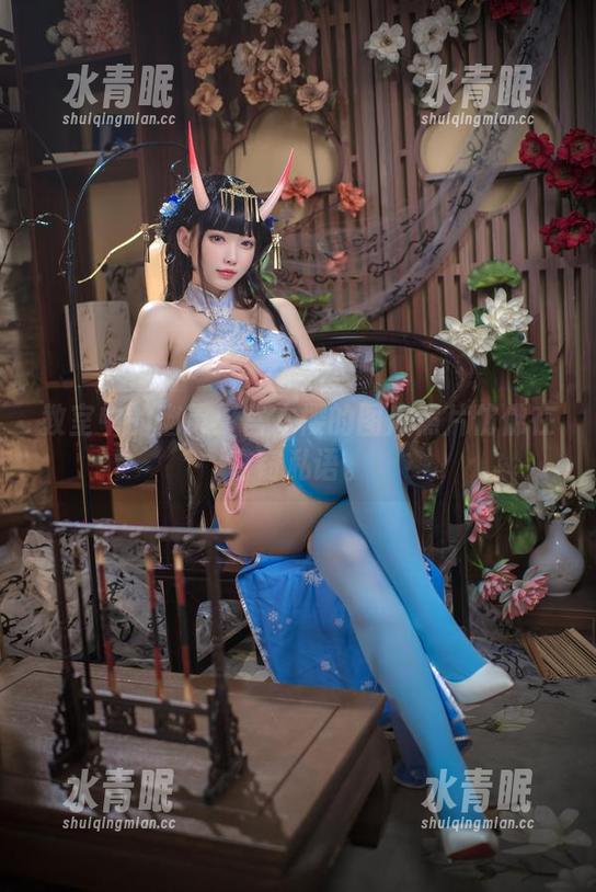 宫本樱 教室中的幽灵:宫本樱的图库照片仿佛在窃窃私语。