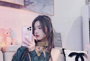 “小小奶瓶儿”的梦游:一个珍珠人鱼的日常cos写真