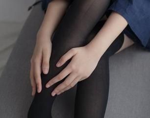 少女秩序 - 哎呀，鹿可的这个图包，牛仔裤穿得真不赖，真想占便宜呢