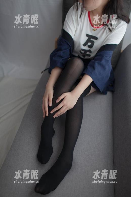 少女秩序-鹿可 少女秩序 - 哎呀,鹿可的这个图包,牛仔裤穿得真不赖,真想占便宜呢