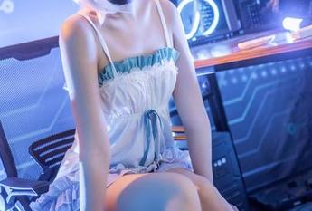 拖拉大王的免费写真，像极了从云端掉下来的天使