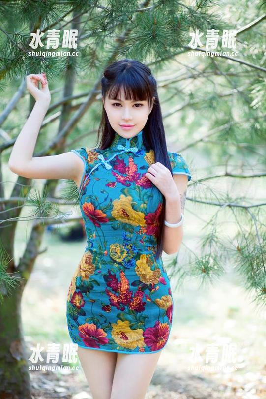 推女郎 - 在王依萌的夏天里，下载写真集的时候也要小心“中暑”哦！