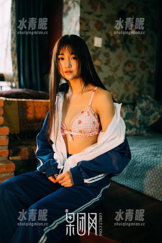 果团网-周妍希 果团网 - 女王的华丽:周妍希合集中每张美图都能击败某些小公举!