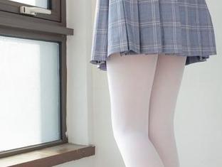 森萝财团 - 看！小梓在私房拍摄中展现出不同的面容，双人画面里的小秘密，原图悄悄流出。