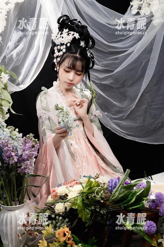 爆机少女喵小吉 爆机少女喵小吉,图库里的花间集,难道我又要沉迷其中了?