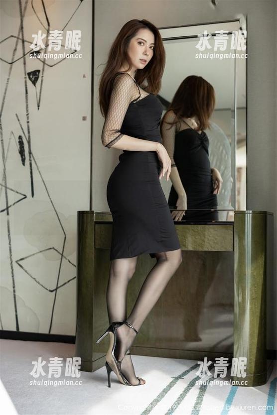 爱蜜社-瑞妤 爱蜜社 - 瑞妤的丝袜写真,穿着就像是一场无法言喻的展览,真想多看几眼。