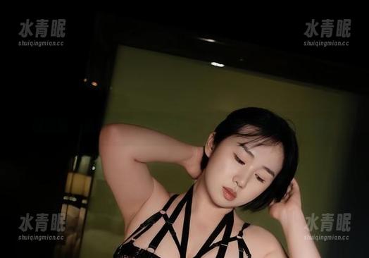 瑜瑾u 微密圈 - 瑜瑾u的私拍大冒险:水晶与钻石的比基尼舞会
