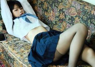 白莉爱吃巧克力的高清图包，带你在霞沢美游里找乐子！