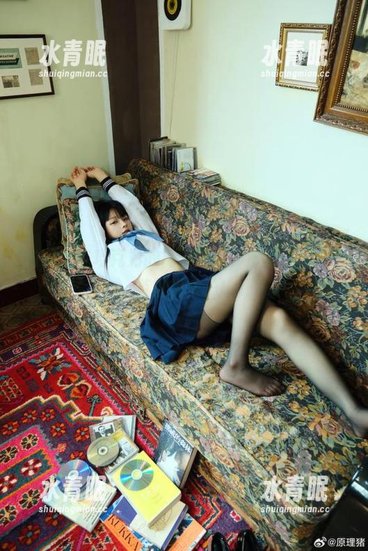 白莉爱吃巧克力 白莉爱吃巧克力的高清图包,带你在霞沢美游里找乐子!