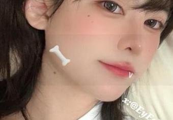 眼酱大魔王w在旗袍原图中吃到了什么？不止是面儿
