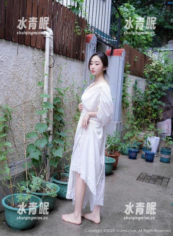 秀人网-佘贝拉Bella 秀人网 - 佘贝拉Bella的瑜伽写真:滑稽与优雅并存,你一定想不到的POSE!