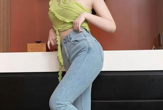 秀人网 - 说是小蛮妖_honey的写真合集，其实是她的小秘密集。