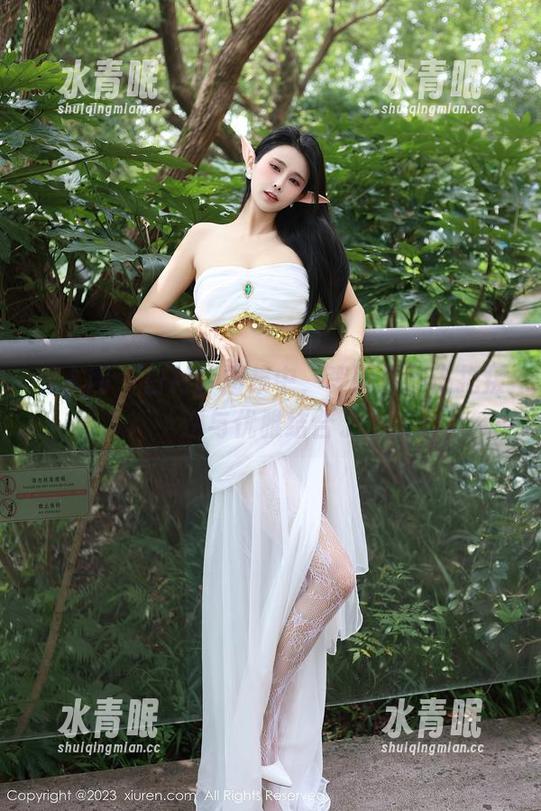 秀人网-李丽莎 秀人网 - 白衬衫图集中,李丽莎偷偷把叛逆与优雅结合了