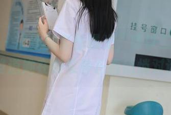 秀人网 - 最新的套图曝光，陈以二的镂空，难道她在跟某种东西悄悄对话？